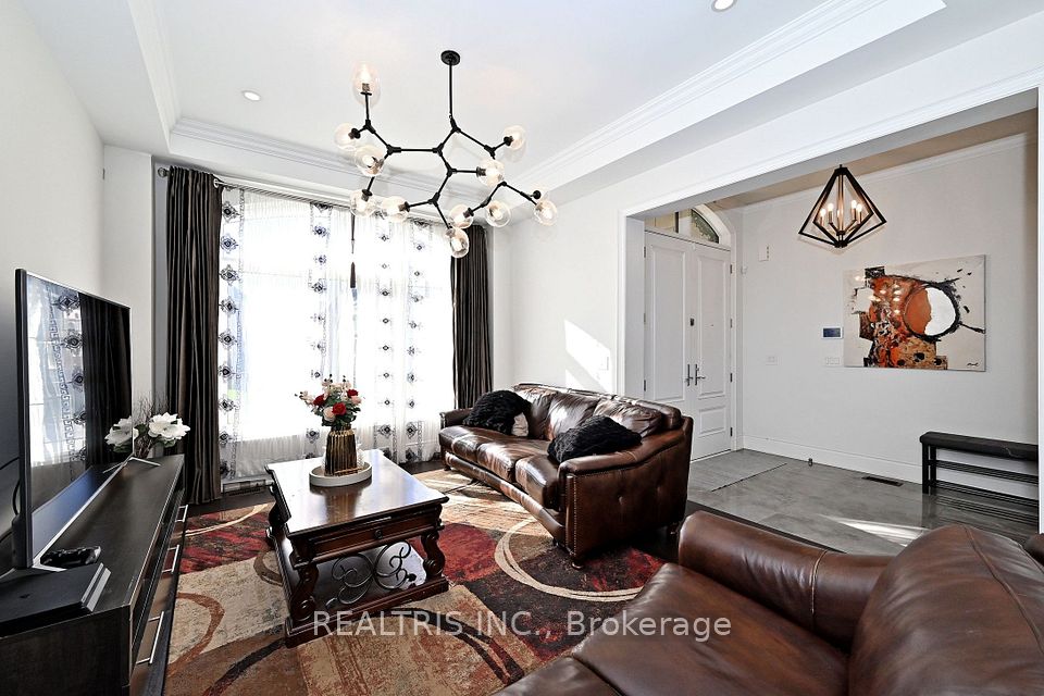 51 Pellegrini Drive, Vaughan, ON L4H 4N3 6