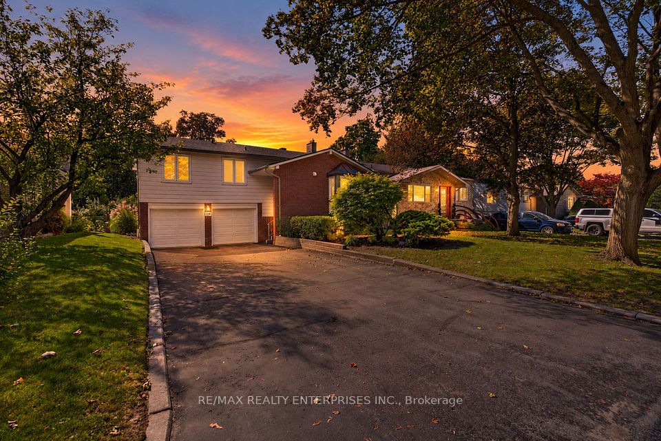 Detached at 174 Bayview Fairways Drive, Markham, ON L3T 2Y8