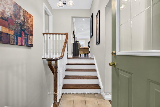 174 Bayview Fairways Drive, Markham, ON L3T 2Y8 3