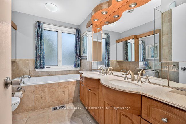 174 Bayview Fairways Drive, Markham, ON L3T 2Y8 20