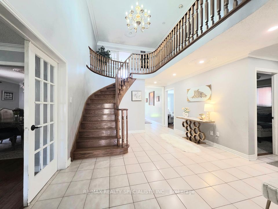41 Claudia Avenue, Vaughan, ON L4L 6S2 3