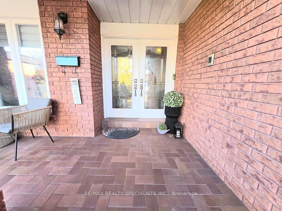 41 Claudia Avenue, Vaughan, ON L4L 6S2 2
