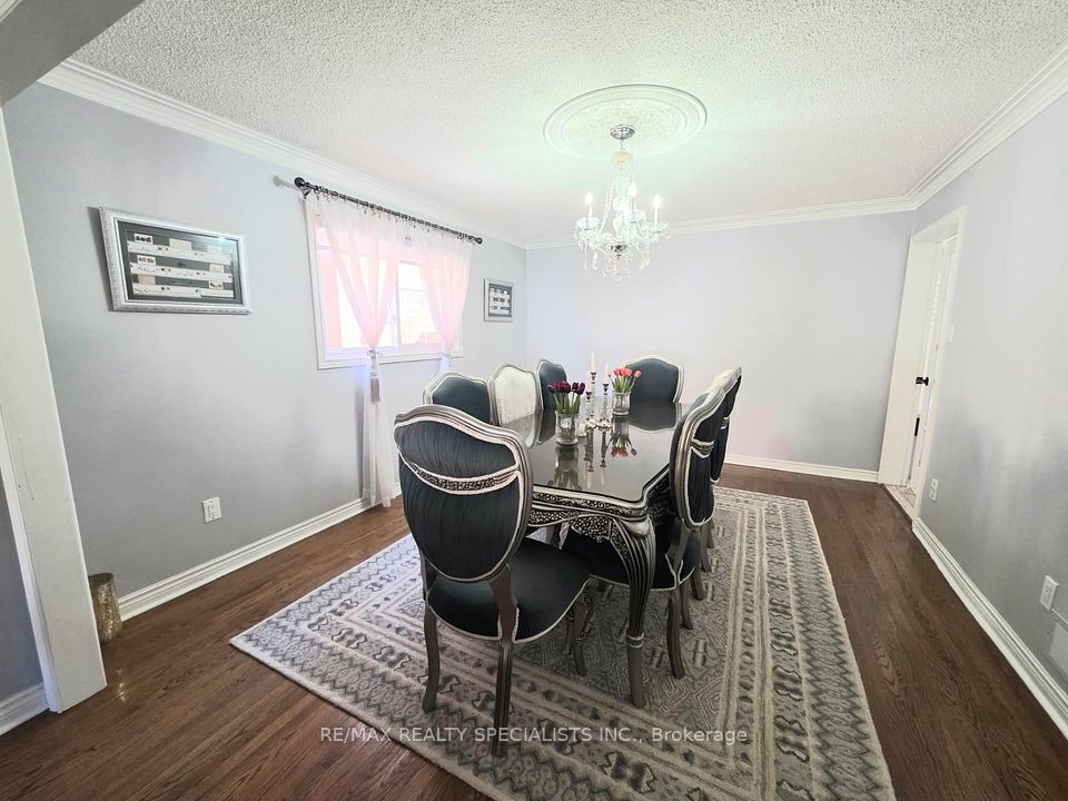 41 Claudia Avenue, Vaughan, ON L4L 6S2 6