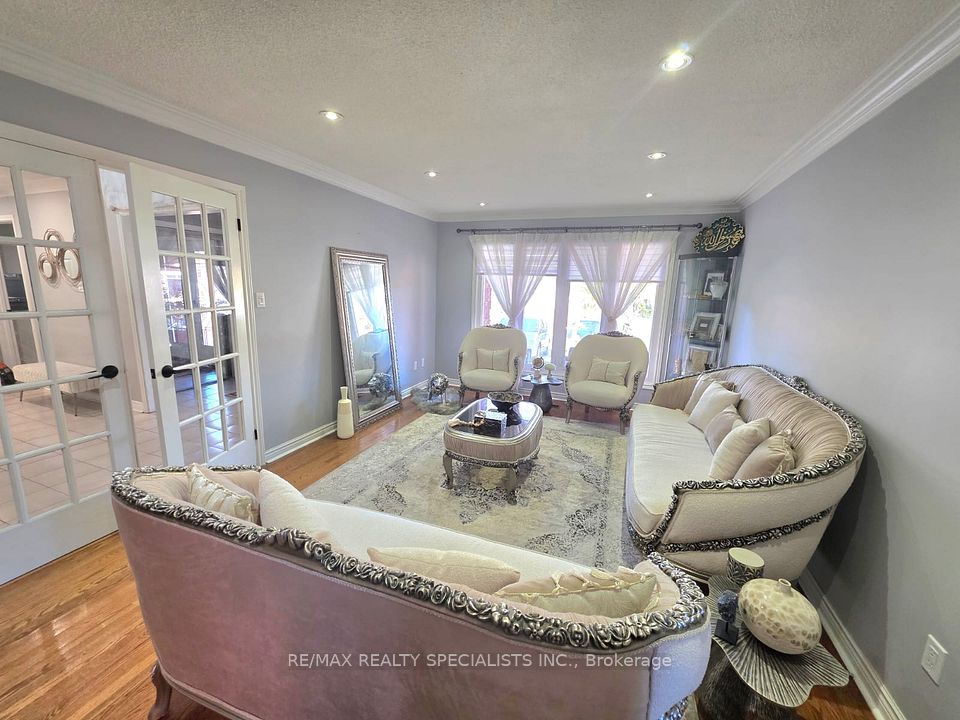 41 Claudia Avenue, Vaughan, ON L4L 6S2 5