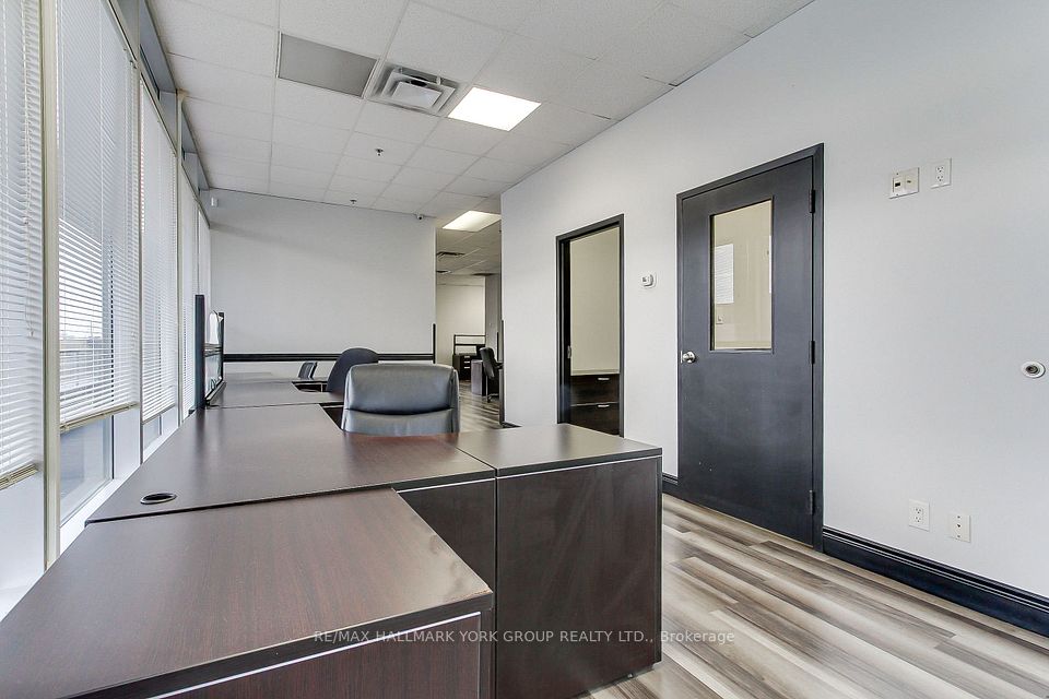 7050 Weston Road 101, Vaughan, ON L4L 8G7 7