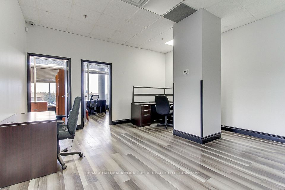 7050 Weston Road 101, Vaughan, ON L4L 8G7 9