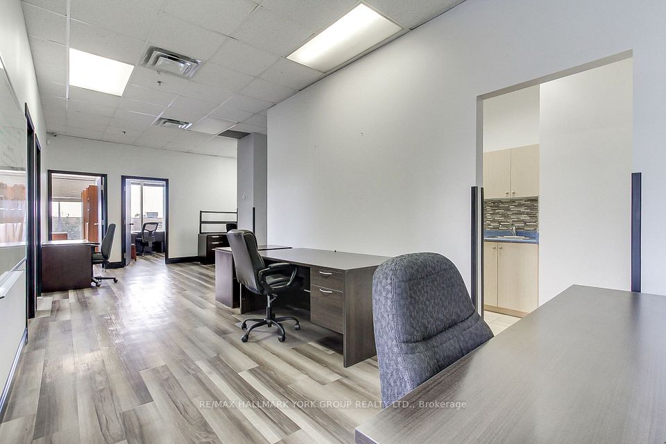 7050 Weston Road 101, Vaughan, ON L4L 8G7 8