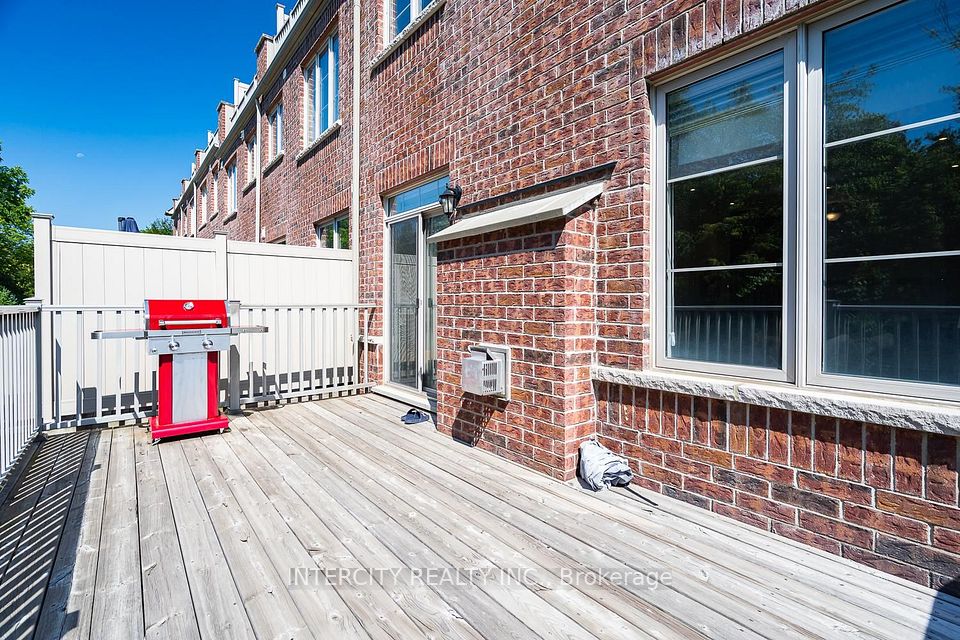 1331 Major Mackenzie Drive W 116, Vaughan, ON L6A 4W4 12