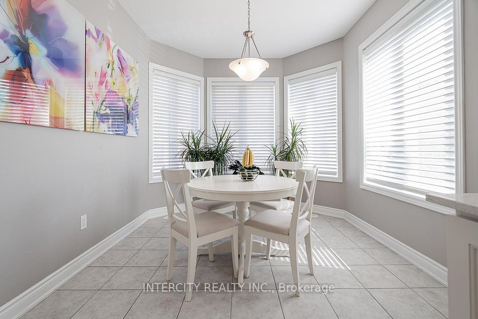 1331 Major Mackenzie Drive W 116, Vaughan, ON L6A 4W4 7