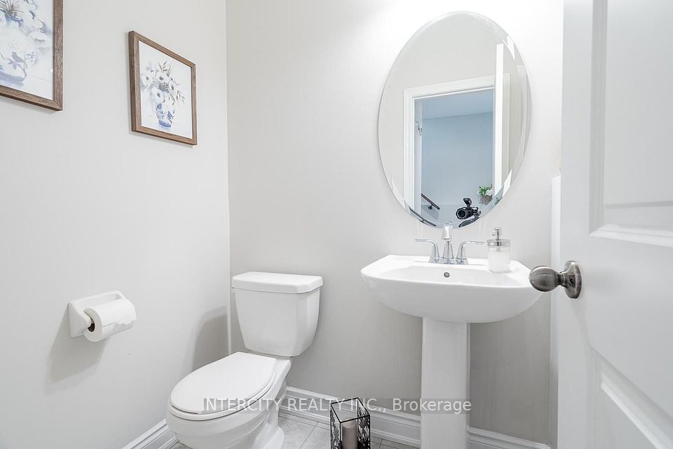 1331 Major Mackenzie Drive W 116, Vaughan, ON L6A 4W4 11