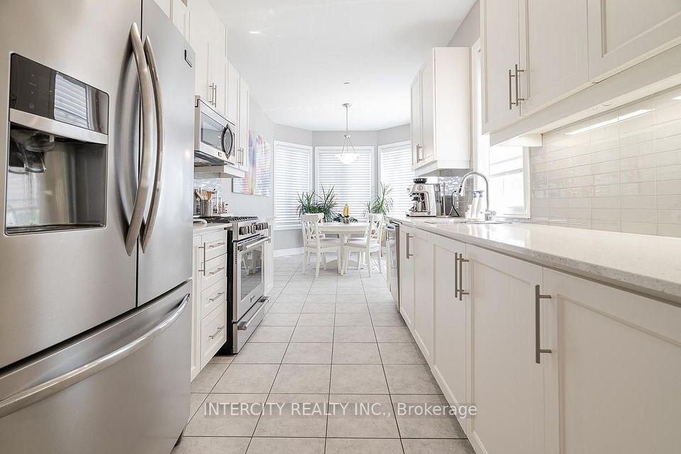 1331 Major Mackenzie Drive W 116, Vaughan, ON L6A 4W4 10