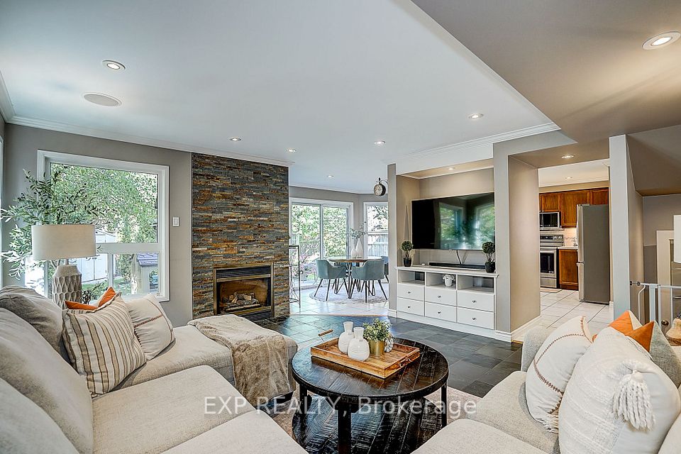 499 Silken Laumann Drive, Newmarket, ON L3X 2H9 11