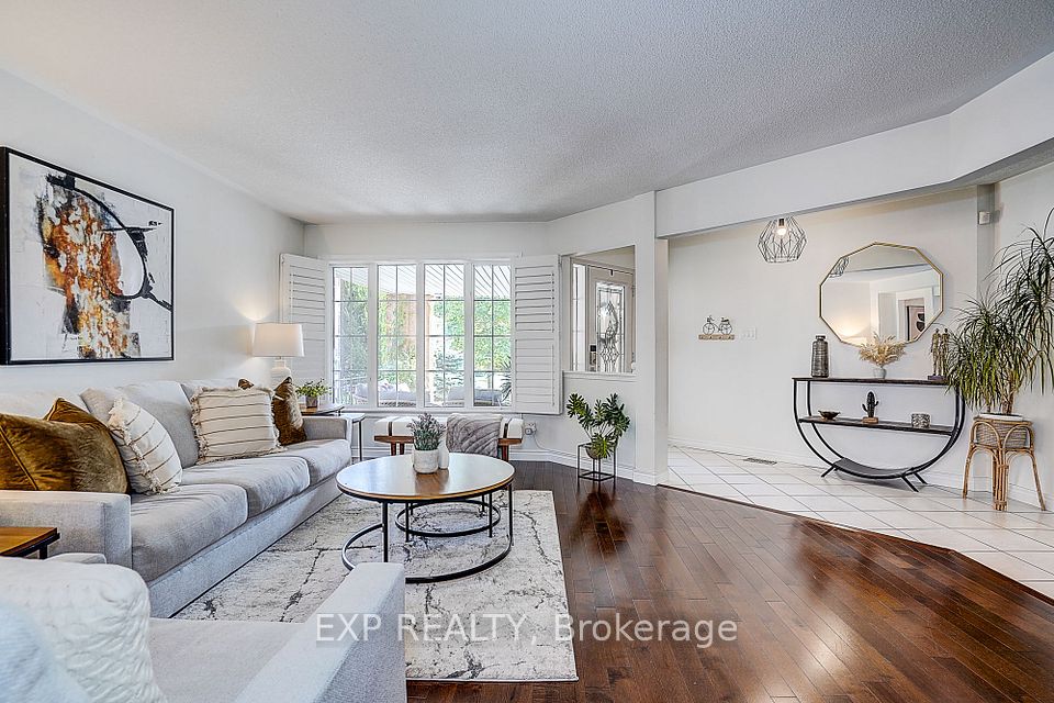 499 Silken Laumann Drive, Newmarket, ON L3X 2H9 5