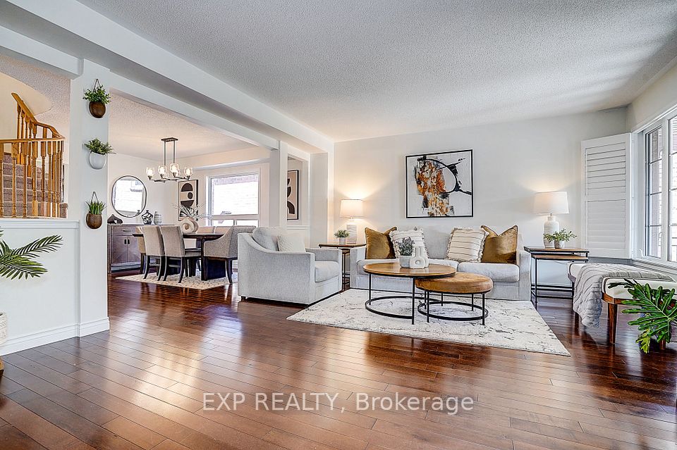 499 Silken Laumann Drive, Newmarket, ON L3X 2H9 4