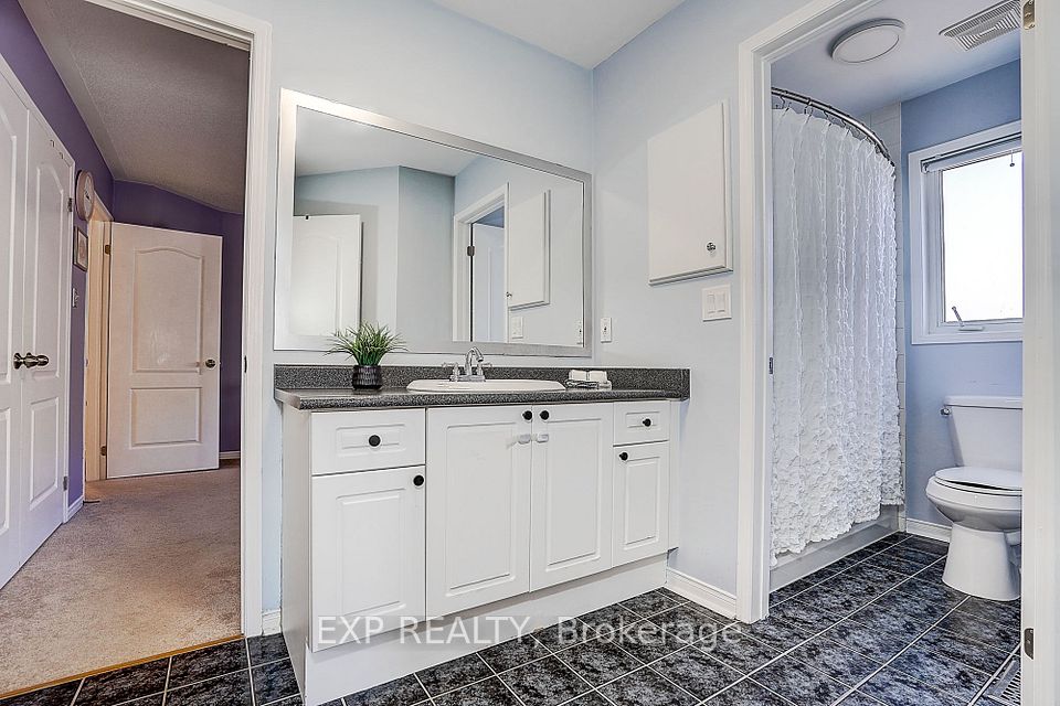 499 Silken Laumann Drive, Newmarket, ON L3X 2H9 24