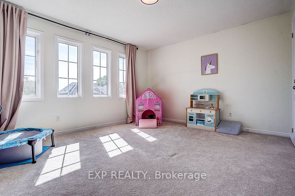 499 Silken Laumann Drive, Newmarket, ON L3X 2H9 21
