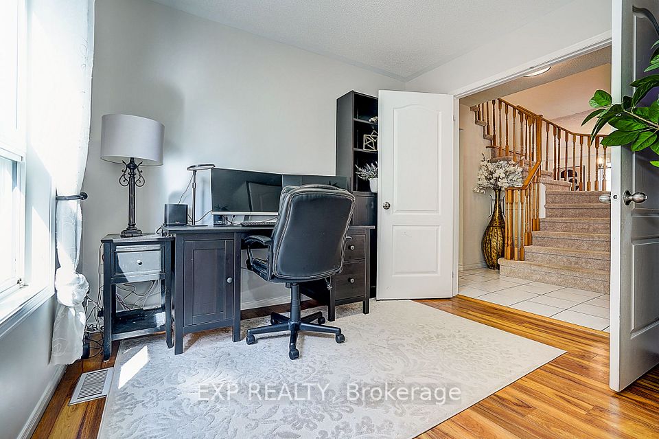 499 Silken Laumann Drive, Newmarket, ON L3X 2H9 17