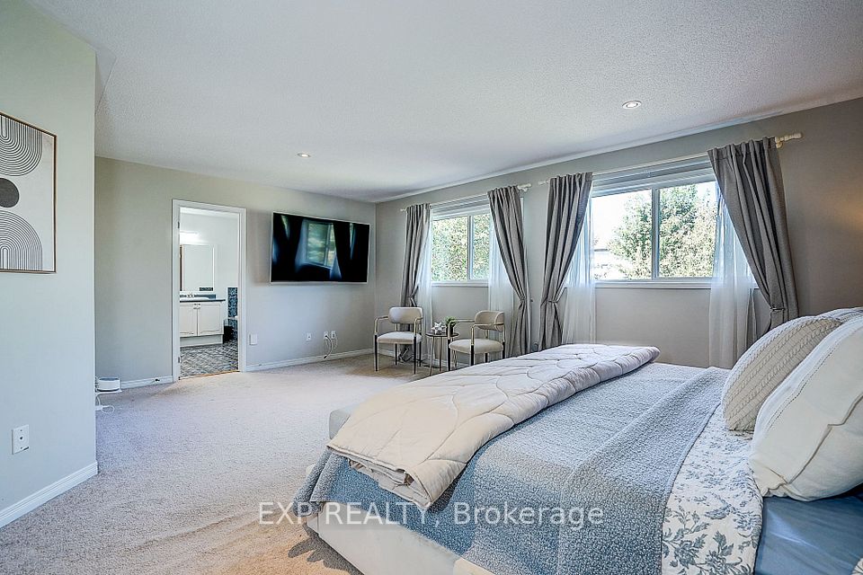 499 Silken Laumann Drive, Newmarket, ON L3X 2H9 19
