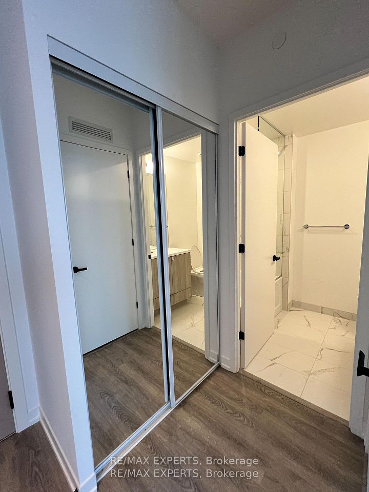 8 Interchange Way 2803, Vaughan, ON L4K 5Z7 12