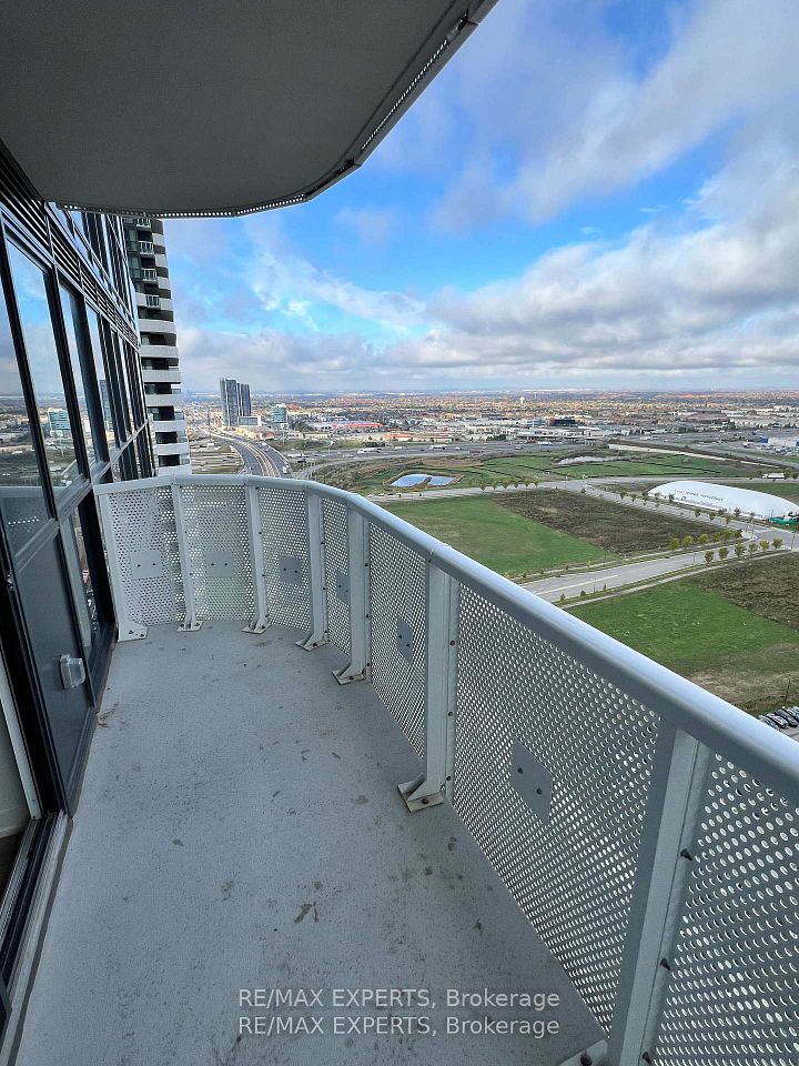 8 Interchange Way 2803, Vaughan, ON L4K 5Z7 20