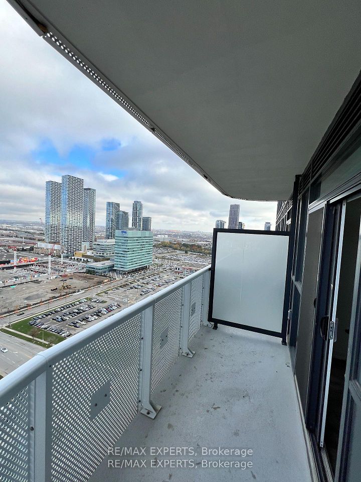 8 Interchange Way 2803, Vaughan, ON L4K 5Z7 21