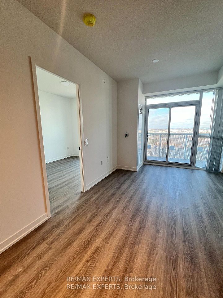 8 Interchange Way 2803, Vaughan, ON L4K 5Z7 18