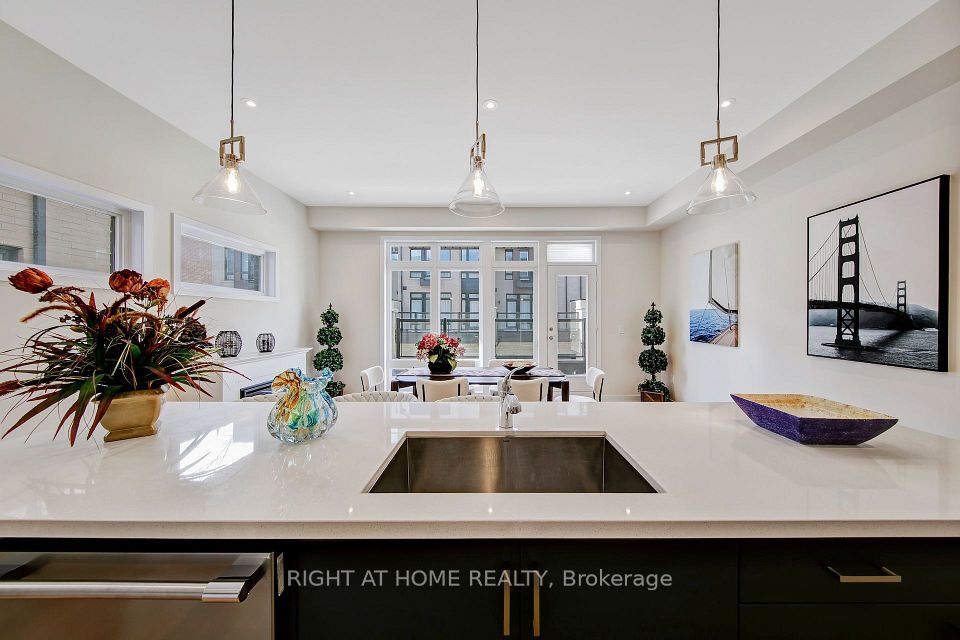 62 Ingersoll Lane, Richmond Hill, ON L4E 1G9 2