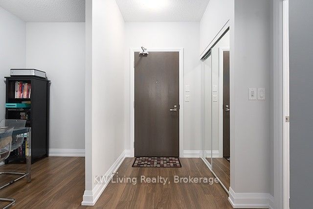 7161 Yonge Street 517, Markham, ON L3T 0C8 8