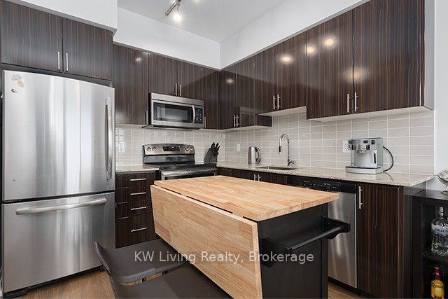 7161 Yonge Street 517, Markham, ON L3T 0C8 3