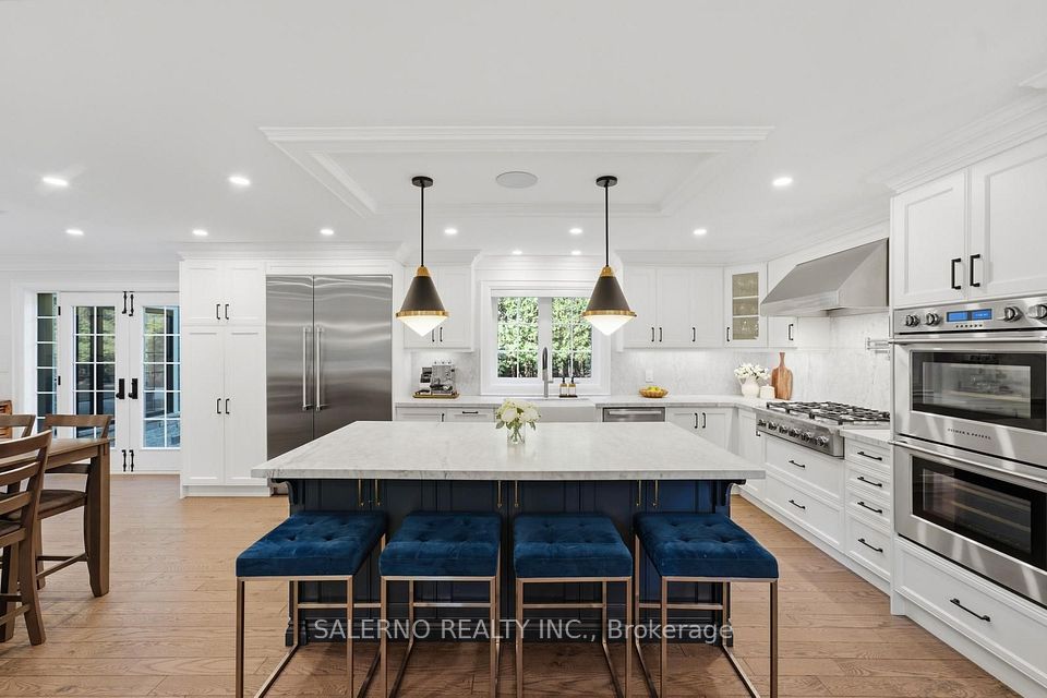 35 Sir Constantine Drive, Markham, ON L3P 2X4 12