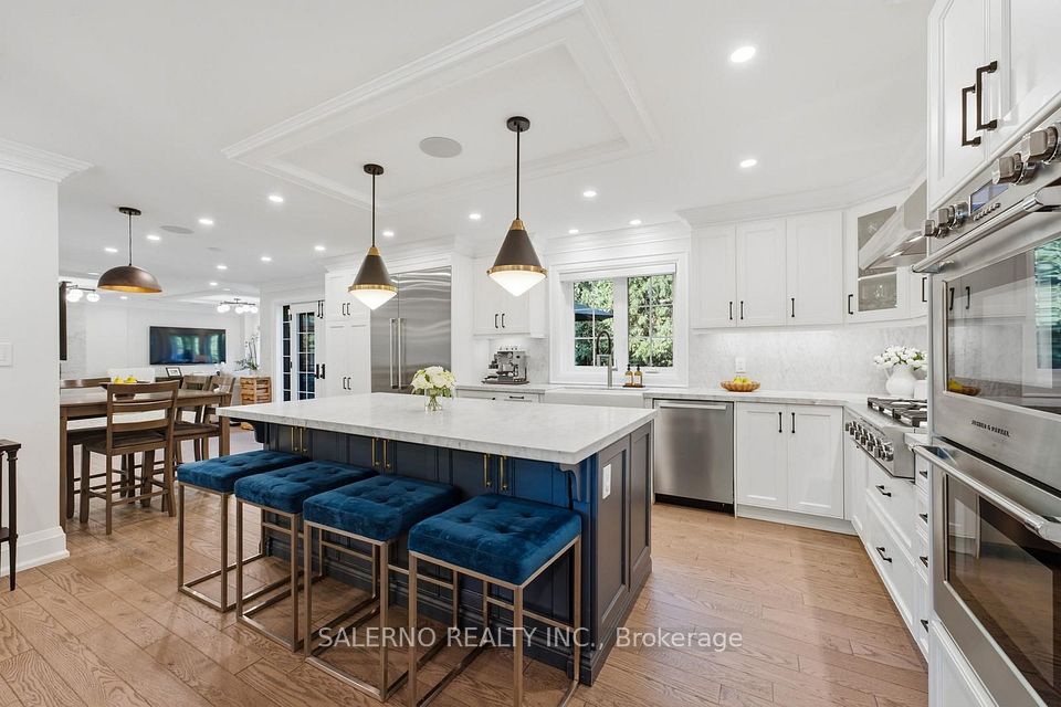 35 Sir Constantine Drive, Markham, ON L3P 2X4 10