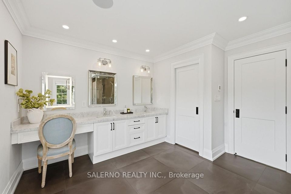 35 Sir Constantine Drive, Markham, ON L3P 2X4 24