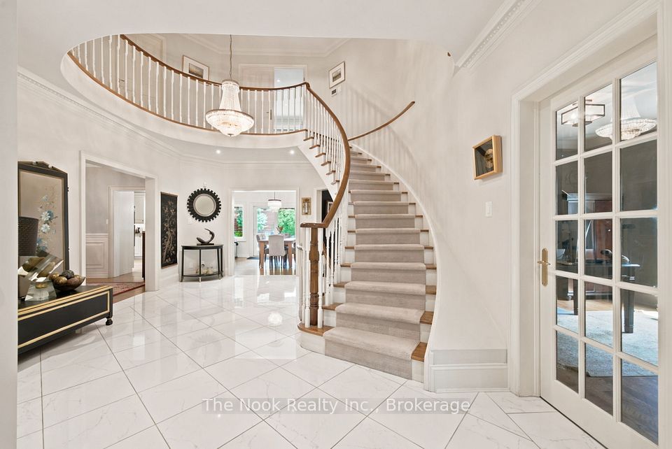 1018 Lockwood Circle, Newmarket, ON L3X 1M2 6