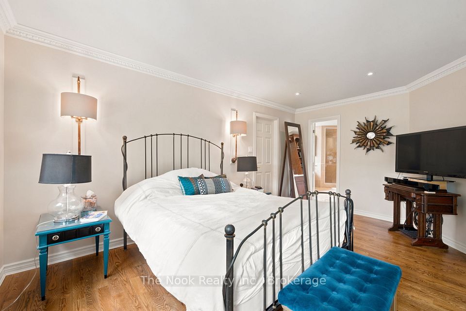 1018 Lockwood Circle, Newmarket, ON L3X 1M2 25
