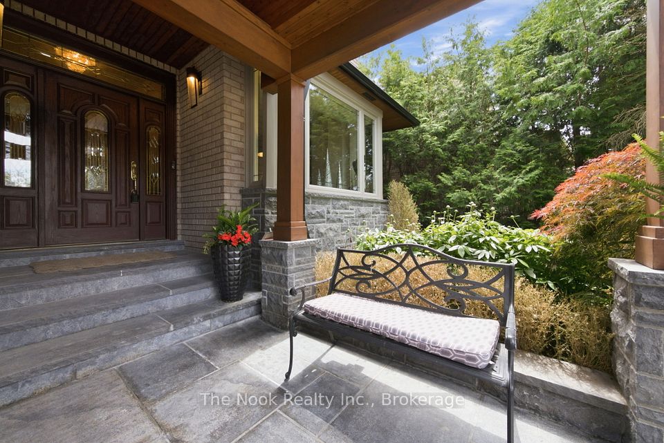 1018 Lockwood Circle, Newmarket, ON L3X 1M2 4