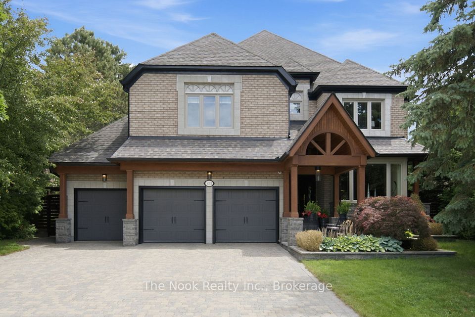 1018 Lockwood Circle, Newmarket, ON L3X 1M2 2
