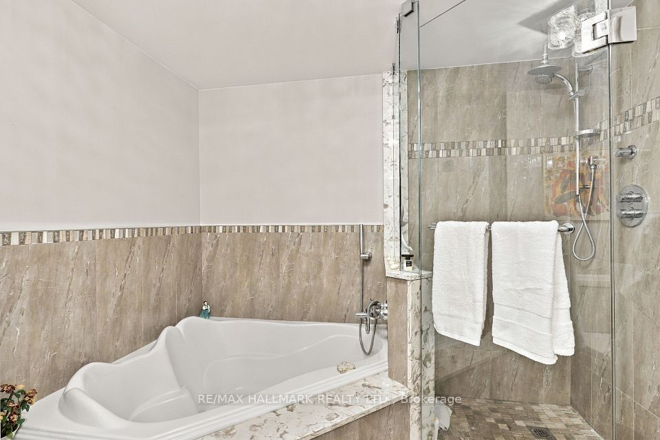 7 Townsgate Drive 415, Vaughan, ON L4J 7Z9 14