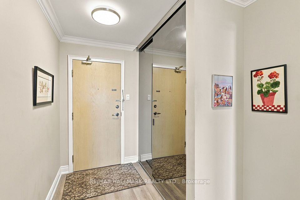 7 Townsgate Drive 415, Vaughan, ON L4J 7Z9 3