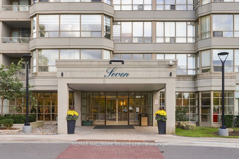 7 Townsgate Drive 415, Vaughan, ON L4J 7Z9 2