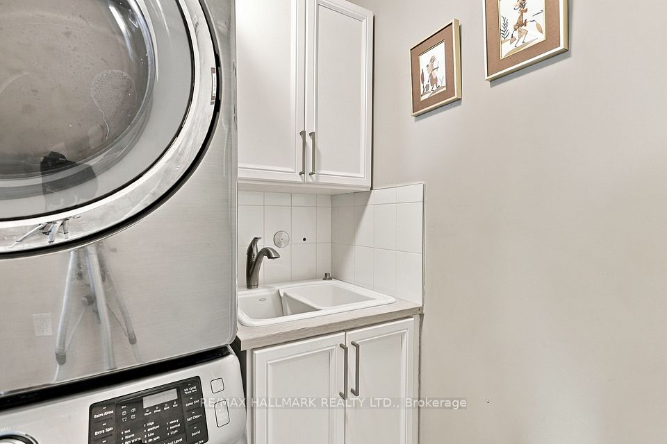7 Townsgate Drive 415, Vaughan, ON L4J 7Z9 17