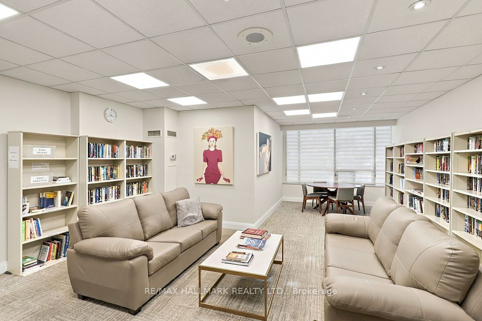7 Townsgate Drive 415, Vaughan, ON L4J 7Z9 25