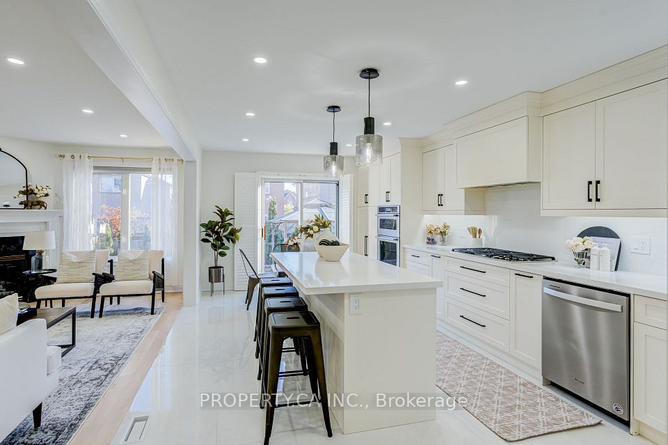 131 Giotto Crescent, Vaughan, ON L6A 3N7 4