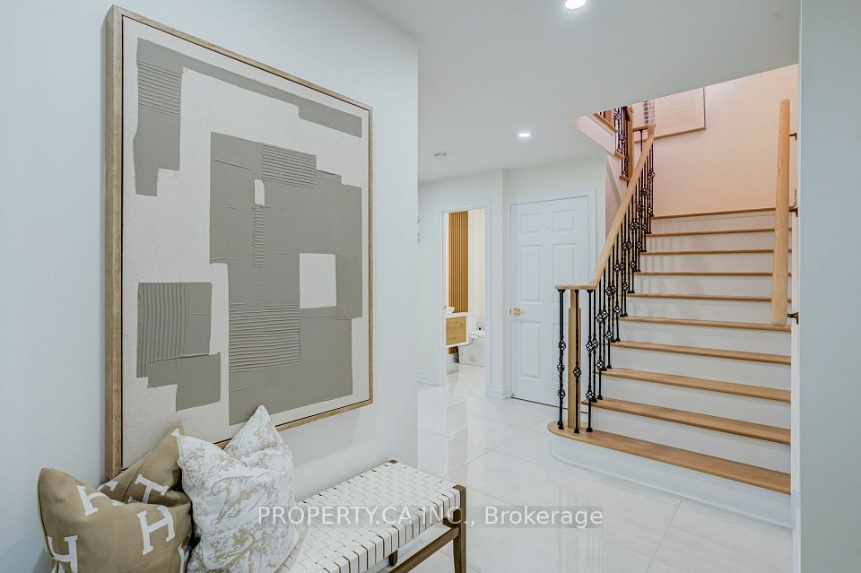 131 Giotto Crescent, Vaughan, ON L6A 3N7 2