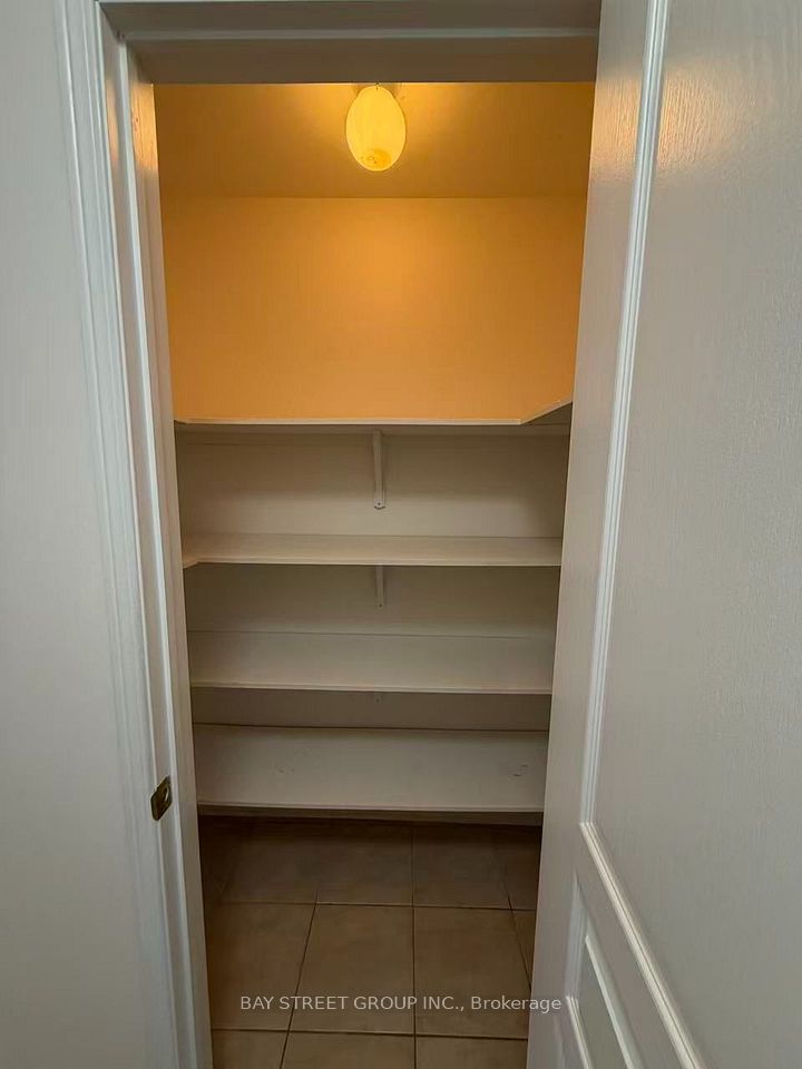 730 Castlemore Avenue, Markham, ON L6E 1M9 4
