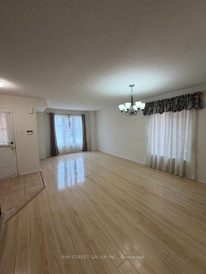 730 Castlemore Avenue, Markham, ON L6E 1M9 2