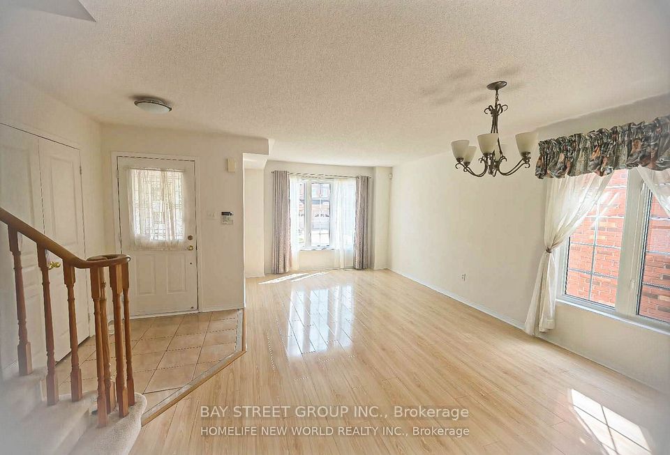 730 Castlemore Avenue, Markham, ON L6E 1M9 3