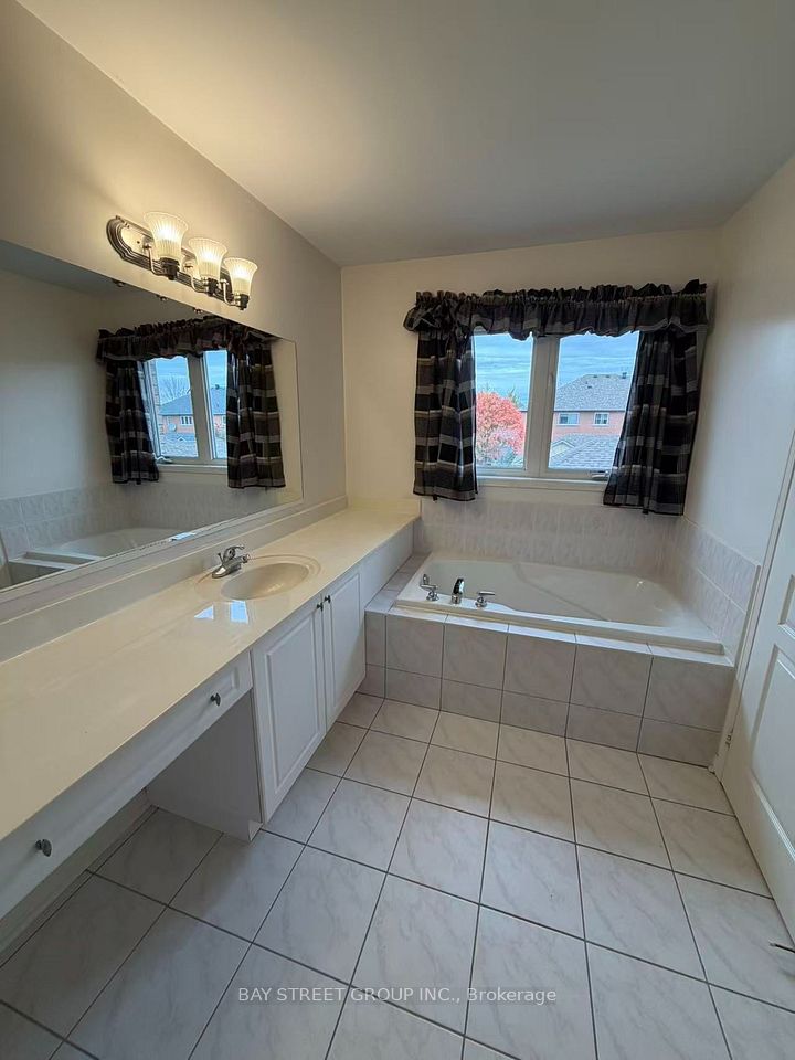 730 Castlemore Avenue, Markham, ON L6E 1M9 15