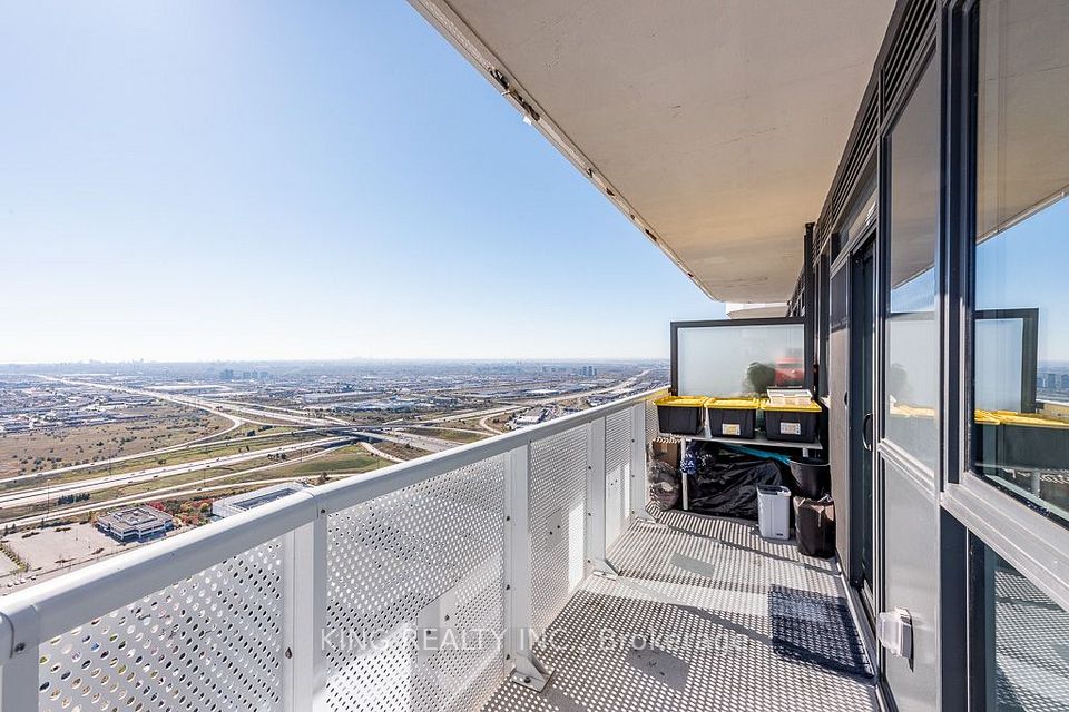 225 Commerce Street 6303, Vaughan, ON L4K 0P9 8