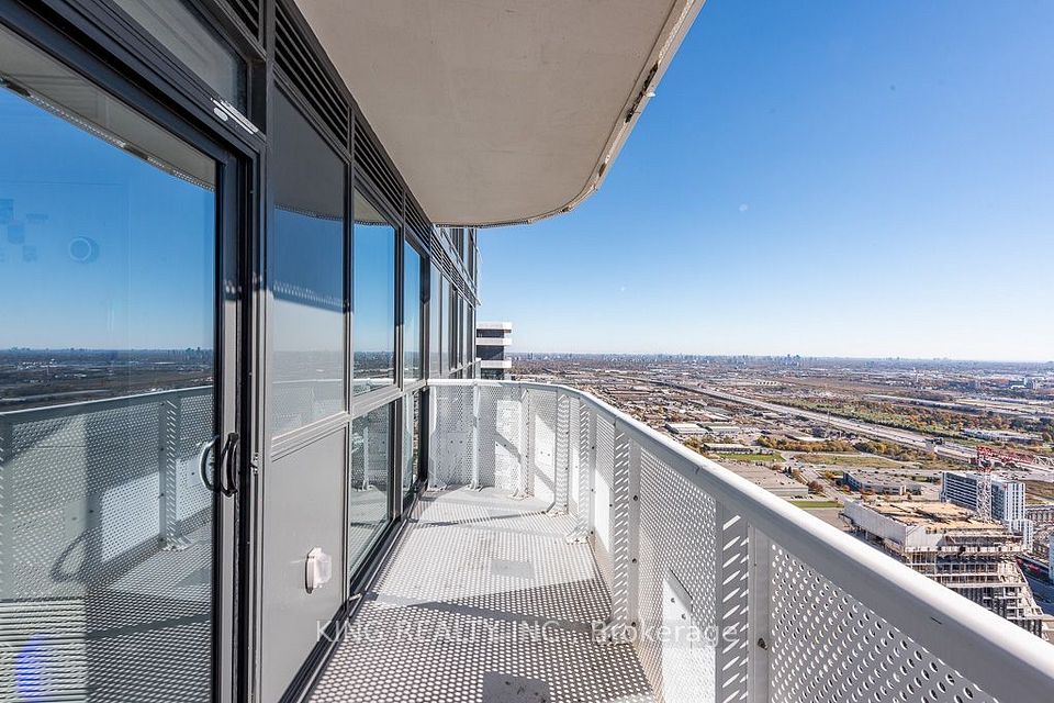 225 Commerce Street 6303, Vaughan, ON L4K 0P9 7