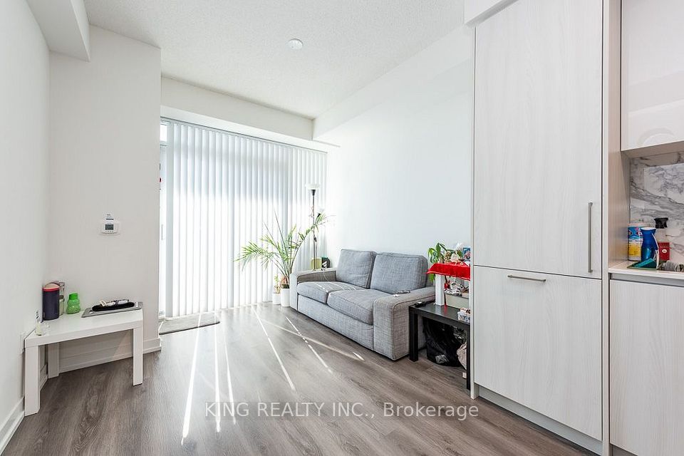 225 Commerce Street 6303, Vaughan, ON L4K 0P9 4